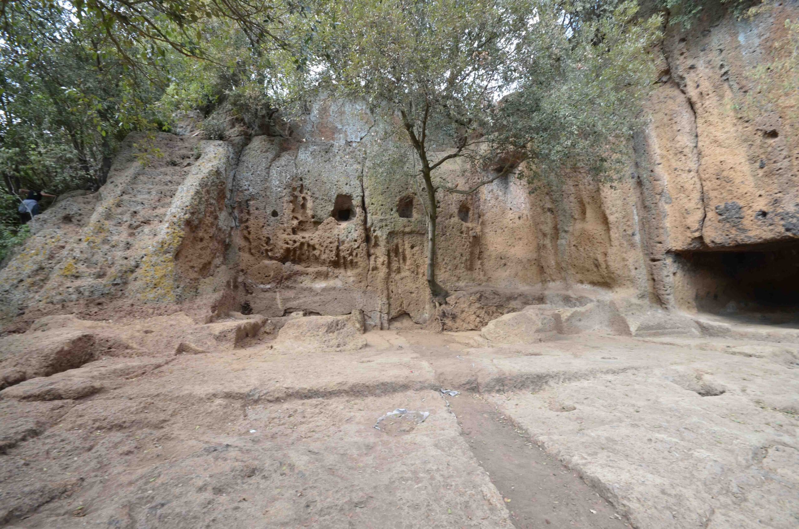 Fouilles de Grotte Scalina (Italie)