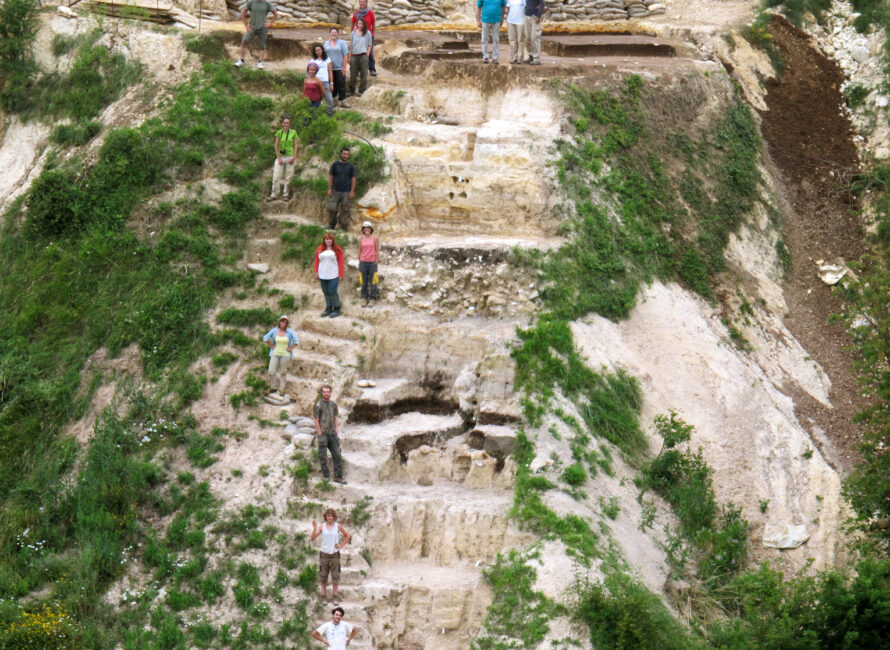 La longue séquence stratigraphique de Valle Giumentina mise au jour jusqu'à 17 m de profondeur
