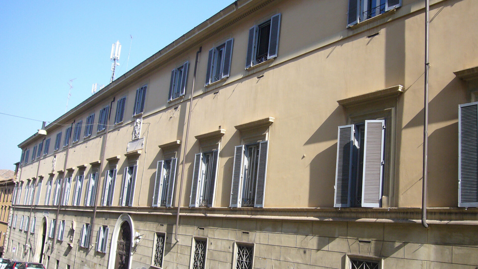 Vue du bâtiment où la daterie apostolique s’est installée en 1625 (Rome, Via della Dataria 94) (Wikipédia)