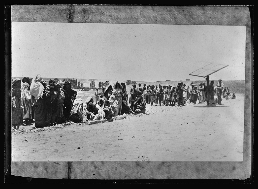 Illustration : Refugees at Wady Surar Refugee Camp. American Red Cross, Palestine, American National Red Cross photograph…