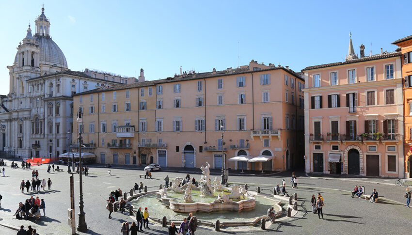 Vue de la place Navone depuis l'École française de Rome