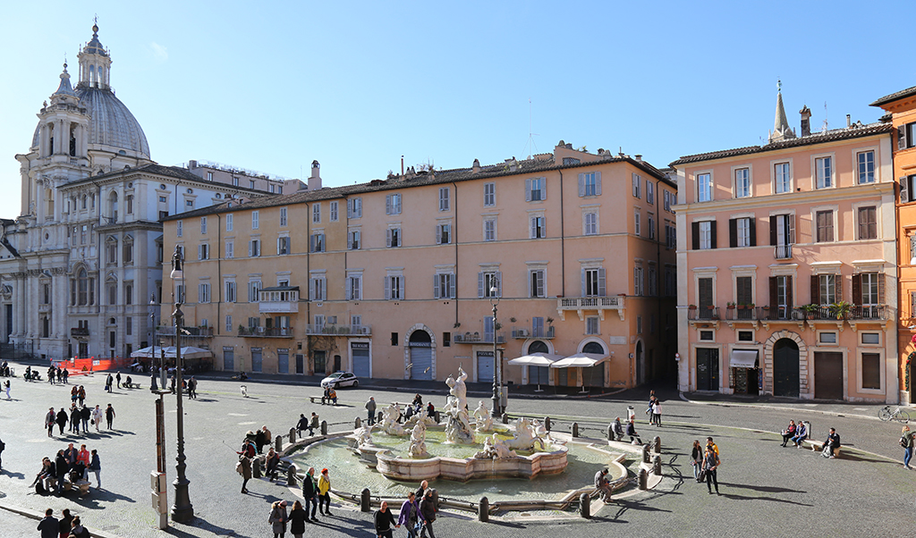 Vue de la place Navone depuis l'École française de Rome