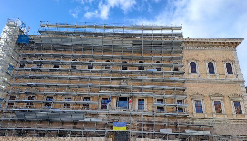 Chantier de restauration du Palais Farnèse à Rome, lancement de la troisième phase