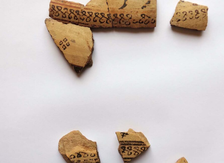 Fragments d’une cruche milésienne de la seconde moitié du VIIe siècle avant J.-C