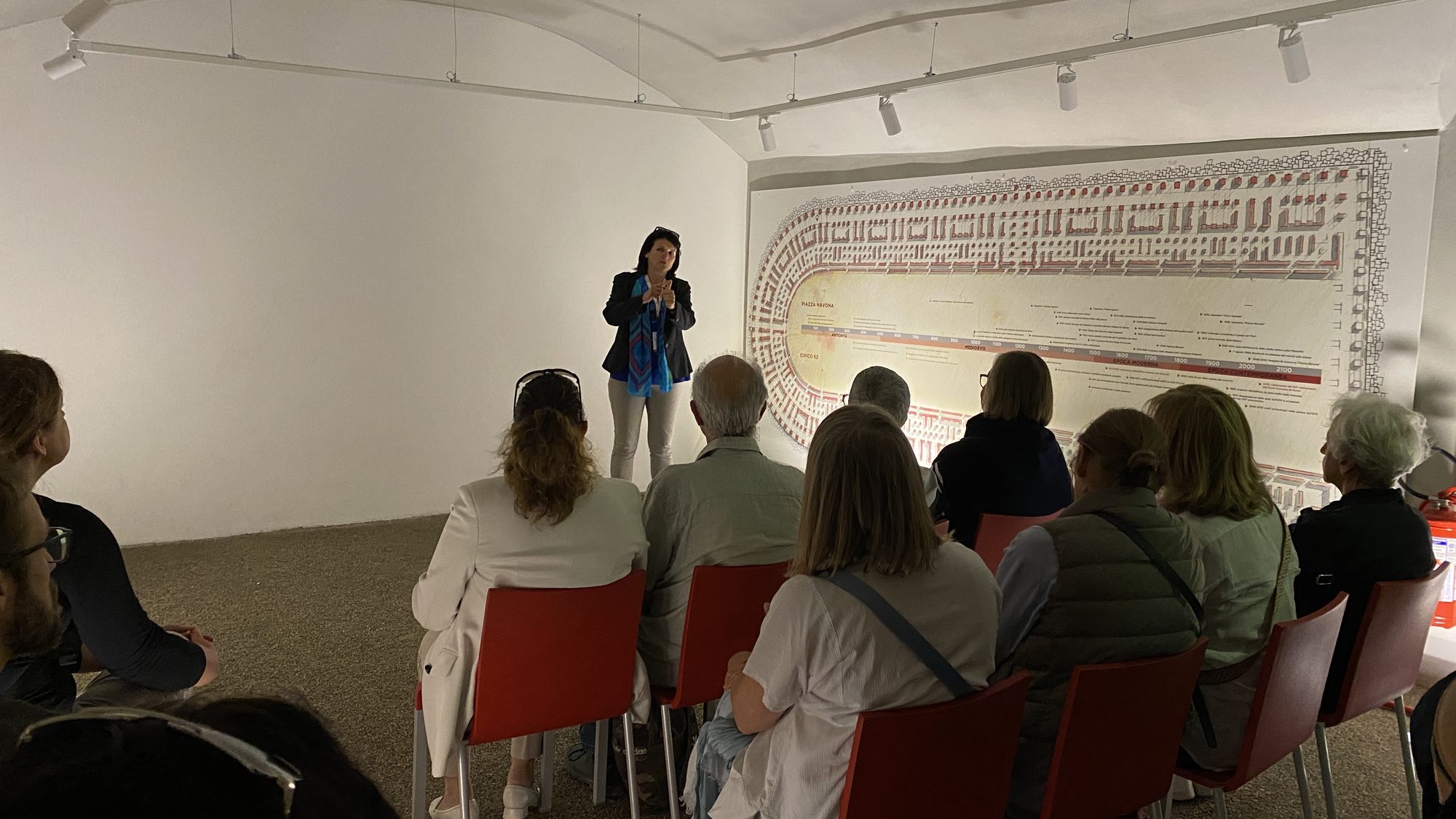 Visite guidée de l’espace archéologique de l’EFR, place Navone, devant les vestiges du stade de Domitien